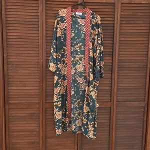 Carly Jean Los Angeles kimono
